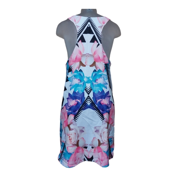 Tobi Floral Racer Back Mini Dress Size M - Picture 4 of 8